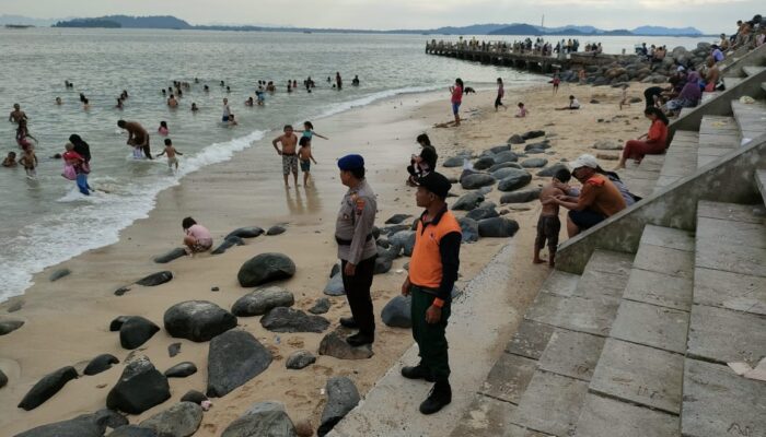 Sat Polairud Polres Sibolga Tingkatkan Patroli Keselamatan di Pantai Pelabuhan Lama