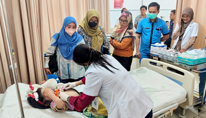 Pj Gubernur Sumut Agus Fatoni Kirimkan Tim dan Bantuan untuk Anak Korban Kekerasan di Nias Selatan