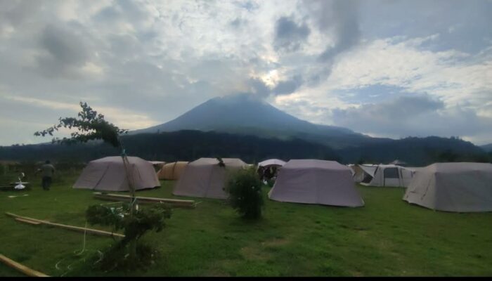 Menikmati Keindahan Gunung Sinabung dari Taman Wisata Enjoi di Karo