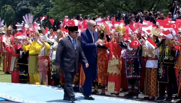Kunjungan Bersejarah: Prabowo Sambut Hangat Erdogan di Istana Bogor, Warga Tumpah Ruah Sambut Kedatangan