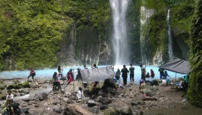 Keindahan Air Terjun Dua Warna di Sibolangit: Pesona Alami dari Letusan Gunung Sibayak