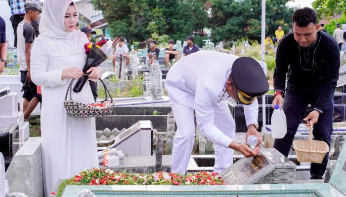 Ziarah ke Makam Orangtua, Wakil Wali Kota Medan: Doa dan Perjuangan Almarhumah Membuat Saya Berada di Titik Ini