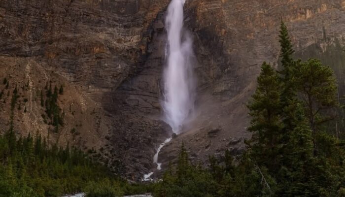 Keindahan Air Terjun di British Columbia: Destinasi yang Harus Anda Kunjungi