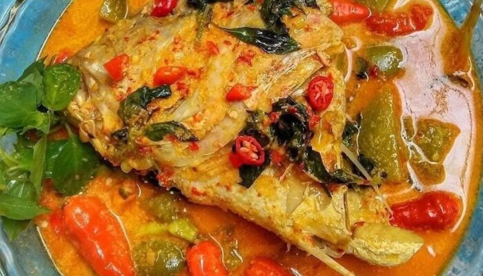 Gulai Kepala Ikan Kakap: Sajian Lezat dengan Kuah Gurih yang Menggugah Selera