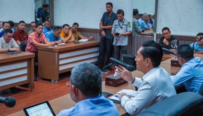 Pimpin Rapat Pertama dengan 26 OPD dan 21 Camat, Ini Yang Diinginkan Rico Waas-Zakiyuddin