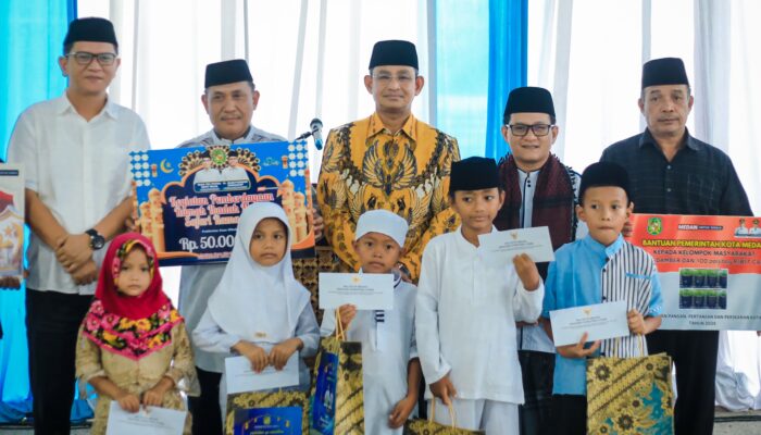 Santuni Anak Yatim dan Serahkan Bantuan, Pemko Medan Safari Ramadan di Mesjid Nurul Hasanah Medan Baru