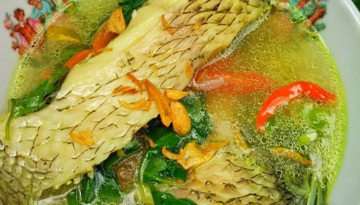 Sop Ikan Gurame Segar: Hidangan Hangat Kaya Rempah yang Menggugah Selera