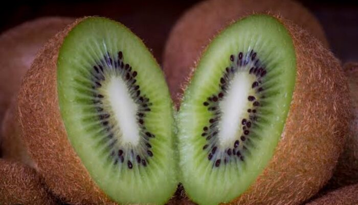 Rahasia Postur Anak Ideal,Manfaat Luar Biasa Buah Kiwi untuk Pertumbuhan Si Kecil