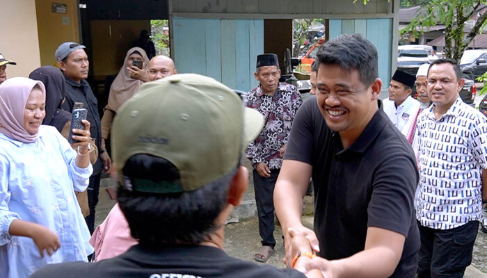 Kunker ke Paluta, Gubernur Bobby Nasution Disambut Antusias Masyarakat