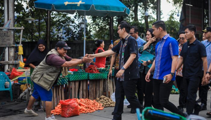 Sudah Berlangsung 2 Tahun, Rico Waas Tinjau Tanah Amblas di Pasar Induk Lau Cih