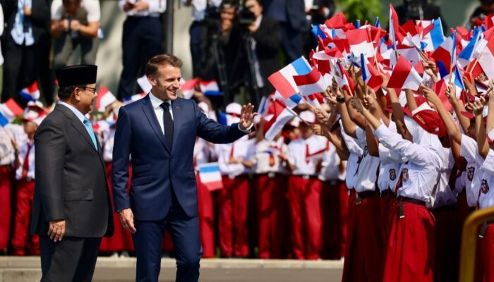 Merah Putih dan Biru Berkibar di Istana,Sambutan Hangat Prabowo kepada Emmanuel Macron Warnai Babak Baru Diplomasi Indonesia Prancis