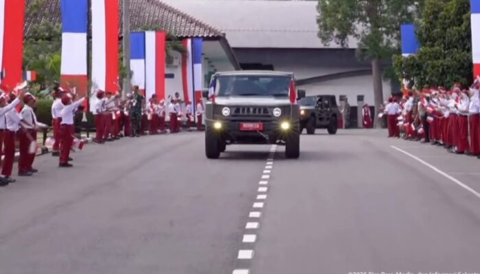 Prabowo Setir Maung, Macron di Sampingnya, Diplomasi Hangat di Akmil Magelang