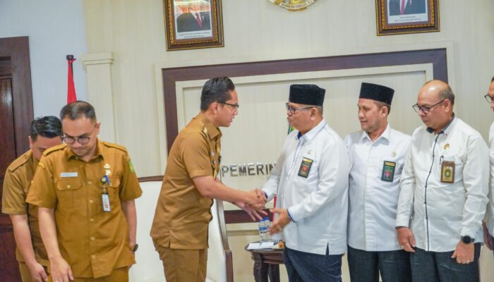 Rico Waas: Permudah Pengurusan Administrasi Kependudukan