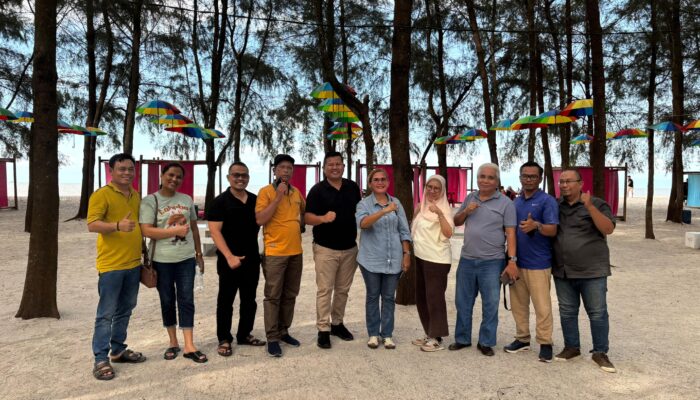 Kunjungi Pantai Romantis, Ketua SMSI Sumut Minta Zuhari Evaluasi Kepengurusan Serdang Bedagai