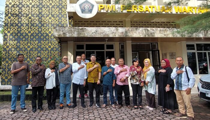 Kabid Humas Poldasu Silaturahmi ke PWI Sumut, Farianda: Saat Liputan selalu Kedepankan Etika