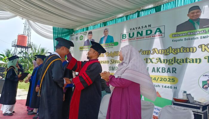 SMP IT Dewani Akbar Gelar Wisuda Tahfidz dan Pelepasan Siswa Kelas IX Angkatan ke-2