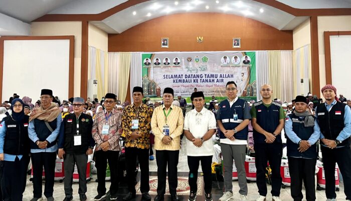 Tiba di Tanah Air, Pemko Medan Sambut Kedatangan 360 Jemaah Haji asal Kota Medan