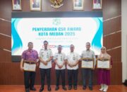 Rico Waas Beri CSR Award pada Perusahaan Terbanyak Salurkan CSR