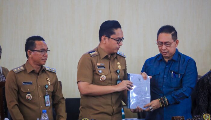 Paripurna DPRD Medan, Rico Waas Sampaikan Penjelasan Ranperda Kota Medan tentang Pencegahan dan Penanggulangan Kebakaran