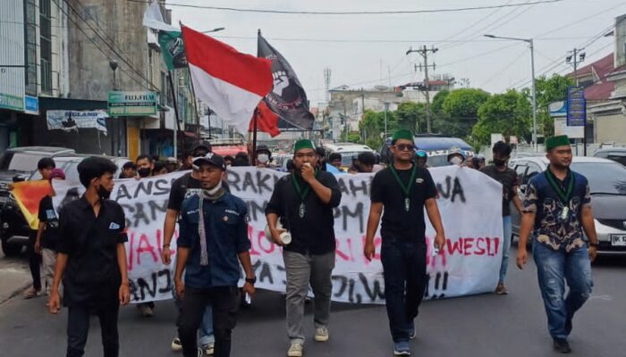 Aliansi Gerakan Mahasiswa Bersatu Gelar Aksi Evaluasi 100 Hari Kepemimpinan Wali Kota Wesly di Pematangsiantar