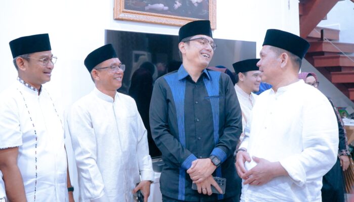 Hadiri Tahlil Malam Ketiga Wafatnya Kakak Zakiyuddin Harahap, Rico Waas: Di Balik Duka Ada Cinta Allah