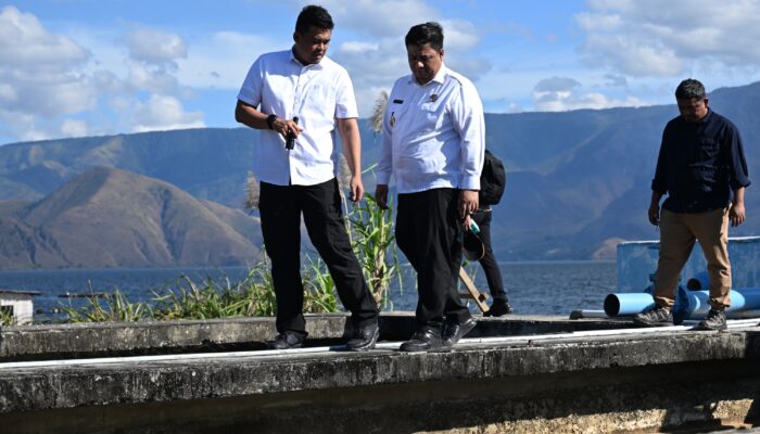 Tinjau Reservoir Tirtanadi Cabang Samosir, Gubernur Sumut Bobby Nasution Akan Tingkatkan Kualitas Air Bersih untuk Masyarakat
