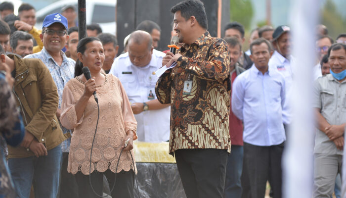 Dengarkan Keluhan Petani Taput, Gubernur Bobby Nasution Beri Solusi dan Respons Cepat