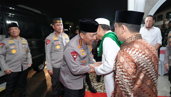Kapolri Silaturahmi ke Ponpes Al-Kautsar, Pererat Sinergi Polri dan Pesantren