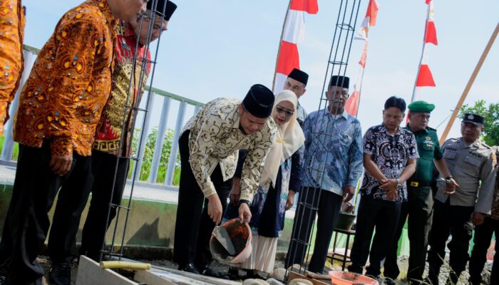 Wabup Sergai Letakkan Batu Pertama Musholla ke-59: Fathul Ilmi Diharap Jadi Pusat Pembinaan Karakter Siswa