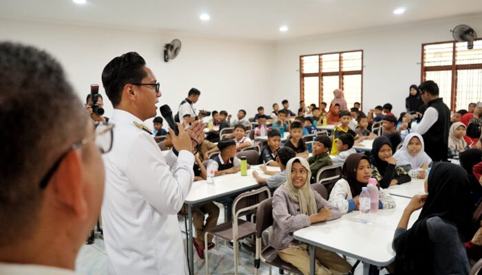 Tinjau Sekolah Rakyat Kota Medan, Rico Waas Ingatkan Siswa Rajin Belajar Untuk Menggapai Cita-cita