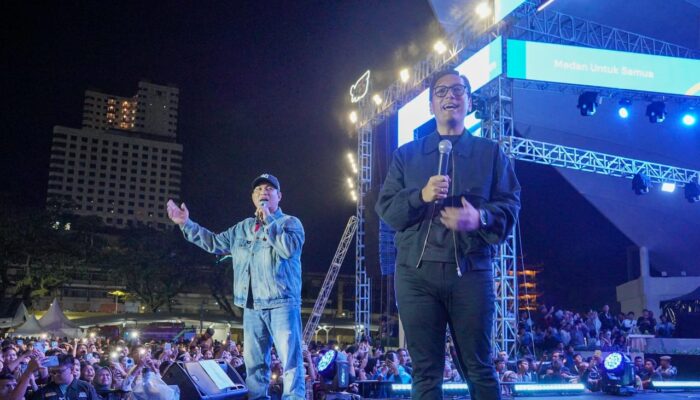 Ribuan Warga Larut Dalam Kegembiraan, Fajar Noor dan Armada Meriahkan Panggung Hiburan Rakyat Colorful Medan Carnival 2025