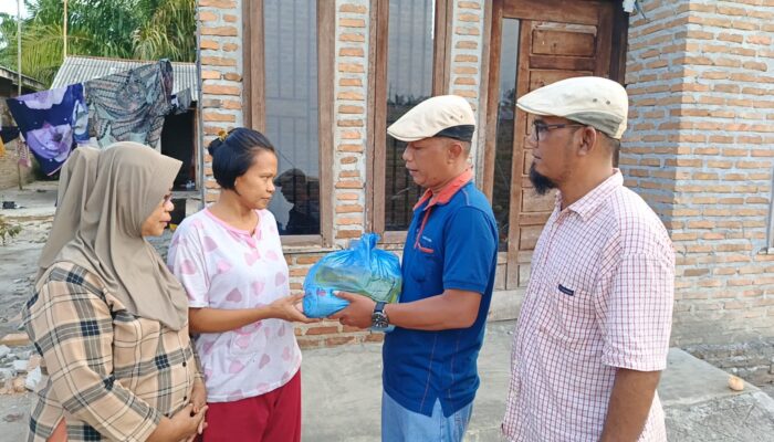 Ketua SMSI Sergai Berbagi Rezeki untuk Korban Angin Puting Beliung di Pematang Kuala