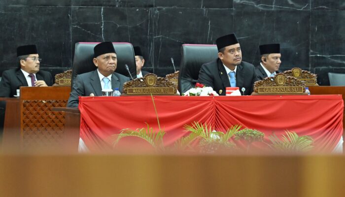 Gubernur Sumut Bobby Nasution dan Wagub Surya Dengarkan Pidato Presiden RI Tentang R-APBN 2026