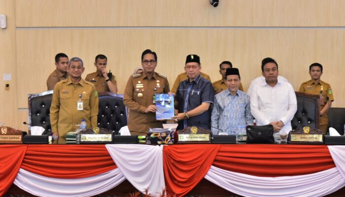 Paripurna DPRD Medan, Rico Waas Minta Perangkat Daerah Lakukan Tindakan Yang Konkret Terhadap Hasil Reses