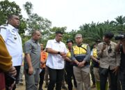 Sudah Rusak Puluhan Tahun, Bobby Nasution Pastikan Perbaikan Jalan Rusak Labura-Toba Mulai Dikerjakan Tahun Ini