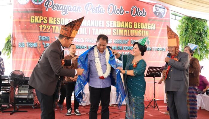 Bupati Sergai Darma Wijaya Ajak Jemaat GKPS Lestarikan Gotong Royong di Pesta Olob-olob