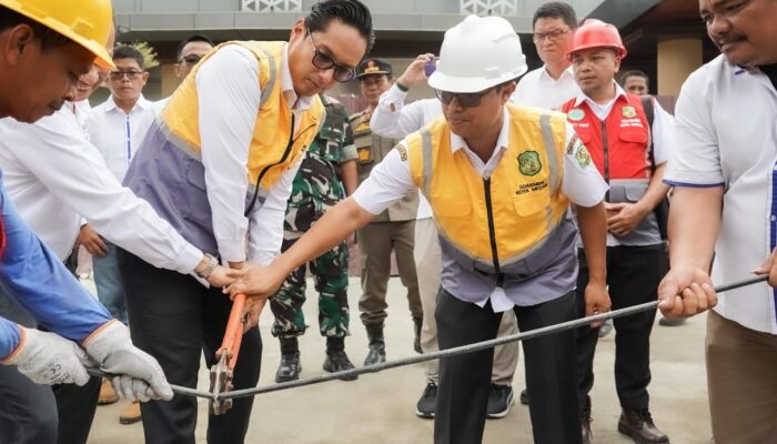 Tata Kota dan Nyamankan Warga, Rico Waas Gencarkan Penanaman Kabel Bawah Tanah