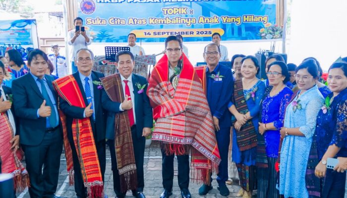 Hadiri Pesta Puncak Tahun Transformasi HKBP Pasar Melintang, Rico Waas Tekankan Semangat Perubahan Kearah Yang Lebih Baik
