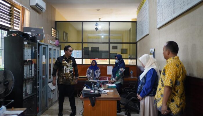 Rico Waas Kunjungi Kantor Lurah Ladang Bambu, Sangat Jorok dan Tidak Terawat