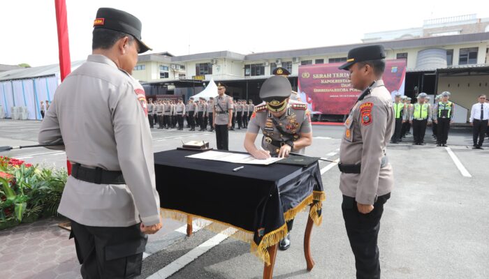 Kapolda Sumut Tekankan Integritas dan Inovasi dalam Sertijab Kapolrestabes Medan dan Dirresnarkoba