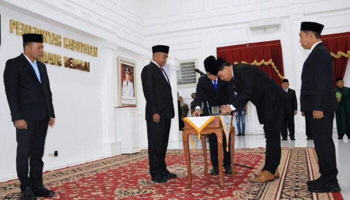 Bupati Sergai Darma Wijaya Tegaskan Komitmen Pemerintahan Bersih dan Melayani Saat Lantik Pejabat JPT Pratama