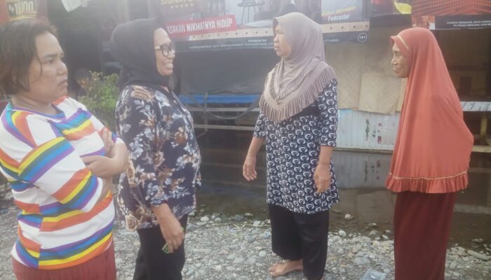 Tangis Warga Dusun 9 Desa Firdaus: Delapan Hari Terendam Banjir, Harap Bantuan Sembako dari Pemerintah
