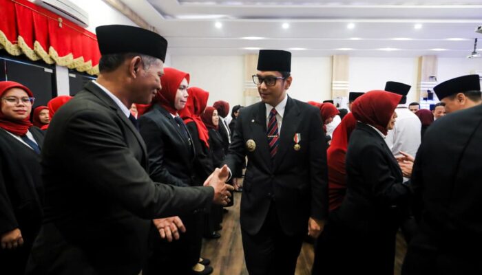 Rico Waas Ambil Sumpah Janji dan Lantik 53 Pejabat Fungsional, Pesankan Pakai Hati Dalam Bekerja Tunjukkan Profesional dan Integritas
