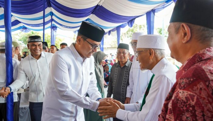 Hadiri Maulid di Medan Marelan, Rico Waas Ajak Warga Medan Terapkan Sikap Sabar, Jujur, Adil, dan Dermawan