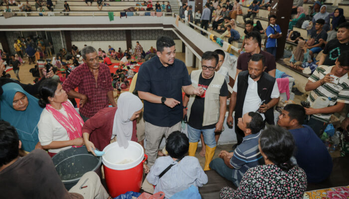 Gubsu Tinjau Pengungsi Di Tapteng, Prioritaskan Kebutuhan Anak-Anak dan Perempuan