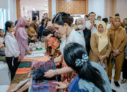 Buka Rakorda Dekranasda se-Sumut, Kahiyang Ayu Ajak Daerah Kembangkan Potensi Kerajinan Lokal
