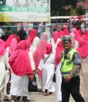 Sat Lantas Polres Sergai Siaga Penuh Tertibkan Arus Lalu Lintas di Tabligh Akbar Muslimah Dambaan 2025