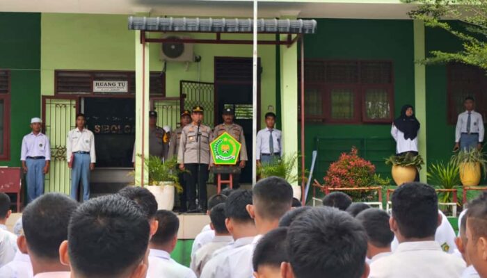 Polres Sibolga Bentuk Generasi Muda Taat Hukum Lewat Program Police Goes To School di MAN Sibolga
