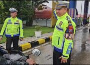 “Ketika Arteri Terputus, Polisi Hadir Menjadi Penyelamat: Banjir Binjai–Medan Tak Hentikan Warga Melaju Menuju Harapan”
