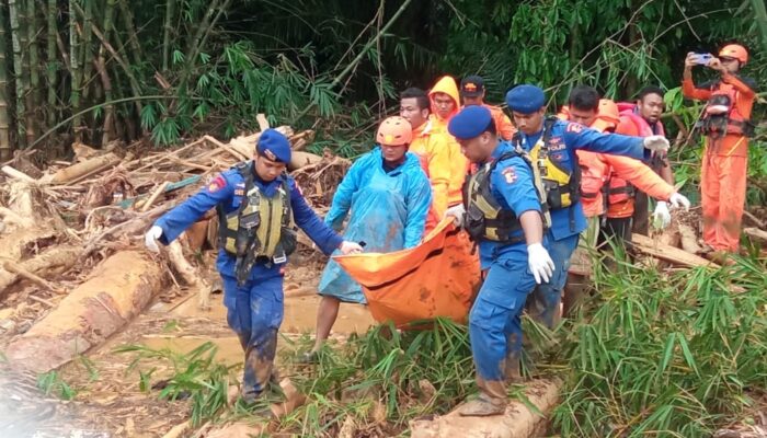 Polairud dan SAR Kerahkan Operasi Besar di Sibolga -Tapteng, Tujuh Korban Banjir Ditemukan